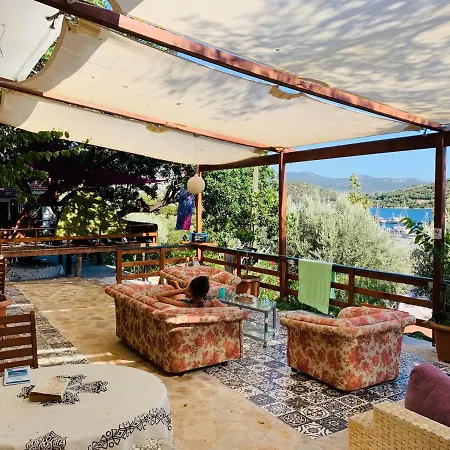 营地 坎莫卡普酒店 *