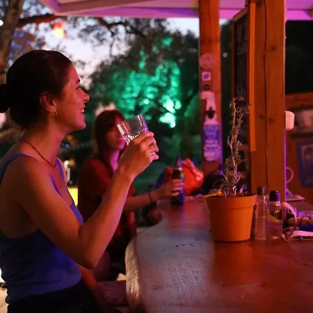 营地 坎莫卡普酒店 *