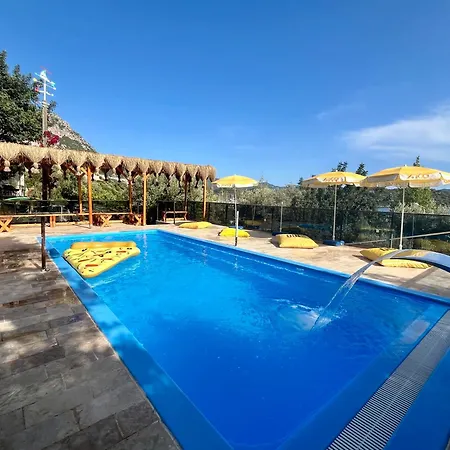 坎莫卡普酒店 *