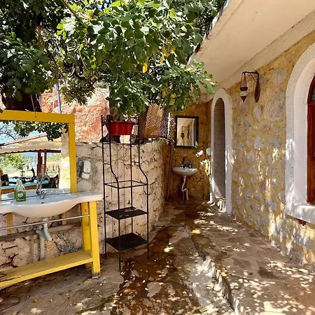 营地 坎莫卡普酒店 *