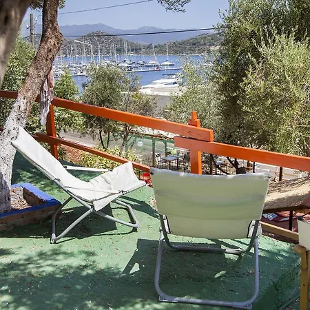 营地 坎莫卡普酒店 *